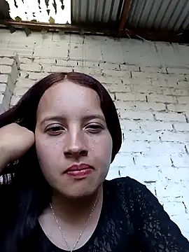 Chloe 2-4 online show from November 2025 09:51:02 PM