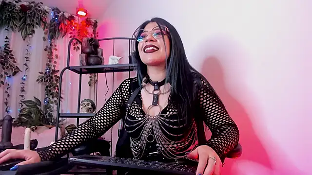 Snapshot of Halley_Ravenn chatting on April 2026 09:22:01 PM Halley Ravenn online show from April 2026 09:22:01 PM