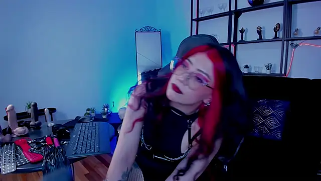Halley Ravenn online show from June 2026 07:22:01 PM