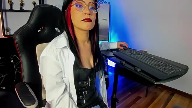 Halley Ravenn online show from June 2026 08:36:01 PM