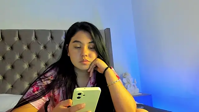 NikkiBotero online show from November 2025 08:35:01 PM