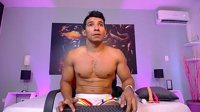 Snapshot of IanKnox chatting on November 2025 02:33:01 PM IanKnox online show from November 2025 02:33:01 PM