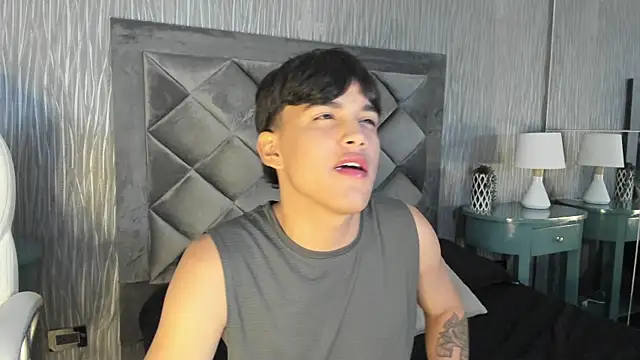 Snapshot of Mike_Harper chatting on November 2025 03:32:02 AM Mike Harper online show from November 2025 03:32:02 AM