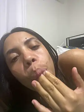 23Quenn online show from November 2025 05:22:01 AM