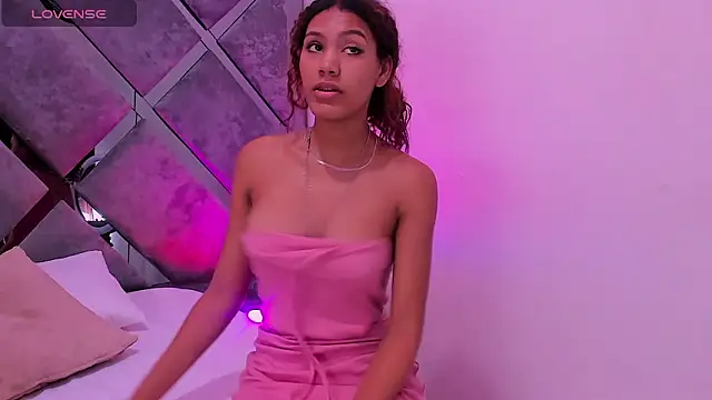 luciagray1 online show from March 2026 09:40:02 PM