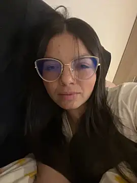 Snapshot of Mariana_Ve chatting on November 2025 03:43:01 AM Mariana Ve online show from November 2025 03:43:01 AM