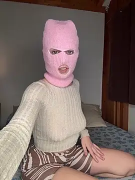 oneblackandblondeee online show from December 2025 12:55:01 AM