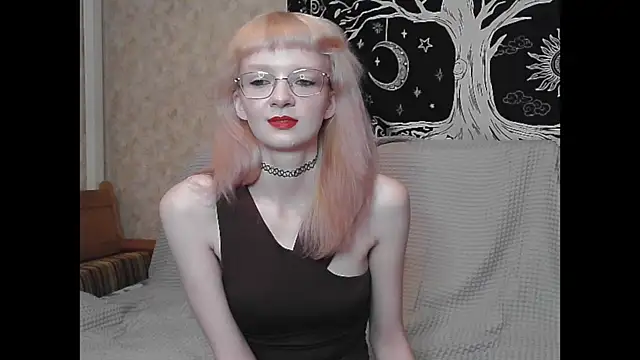 LixLee online show from November 2025 06:30:01 PM