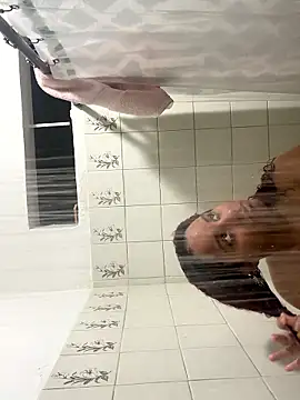 Nicolitalalinda online show from January 2026 04:19:02 AM