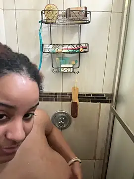 Nicolitalalinda online show from February 2026 11:35:01 PM