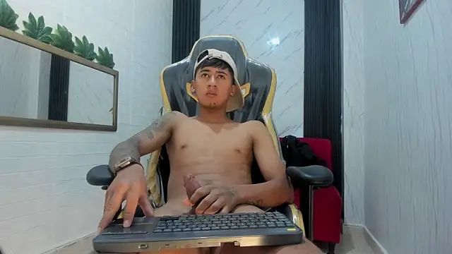 Snapshot of Vinackk chatting on November 2025 03:54:01 AM Vinackk online show from November 2025 03:54:01 AM