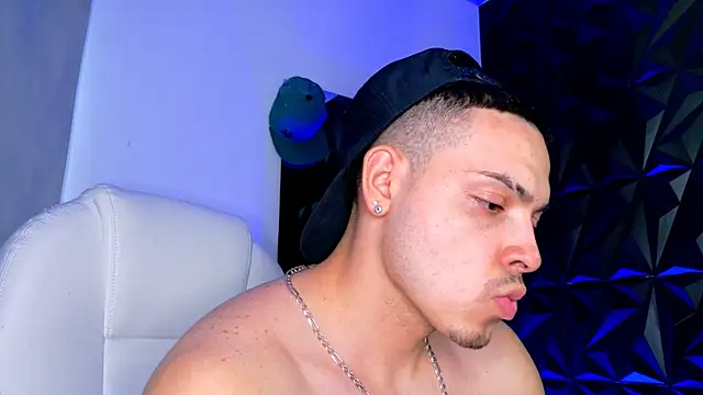 Maxwell Dupont online show from December 2025 10:02:01 PM