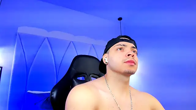 Maxwell Dupont online show from November 2025 04:07:01 PM