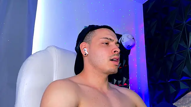 Maxwell Dupont online show from January 2026 09:40:01 PM