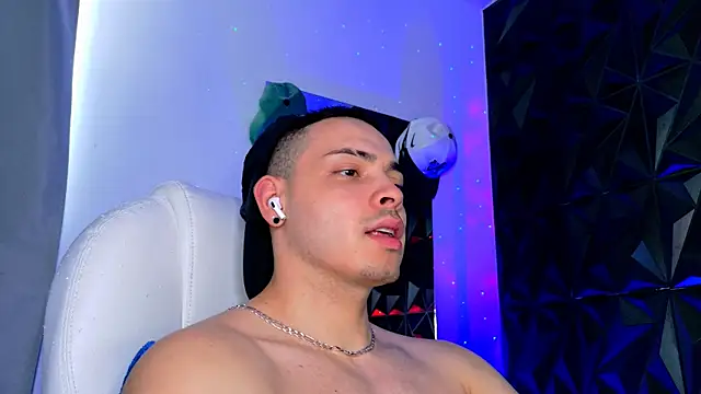 Maxwell Dupont online show from January 2026 09:19:01 PM