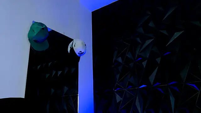 Maxwell Dupont online show from November 2025 08:09:02 PM