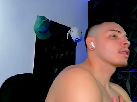 Maxwell Dupont online show from November 2025 08:31:02 PM