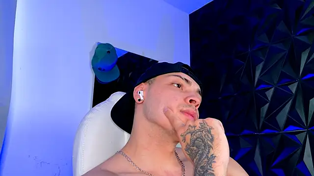 Maxwell Dupont online show from November 2025 07:14:01 PM