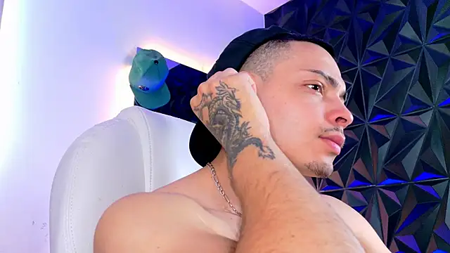 Maxwell Dupont online show from December 2025 04:06:01 PM