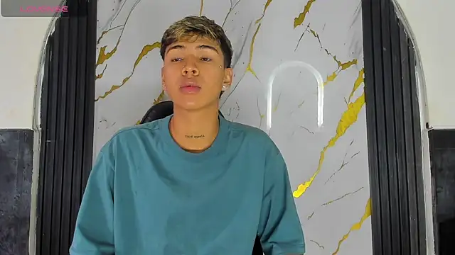 Timmy Kiing  online show from January 2026 09:10:02 PM