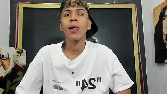 Timmy Kiing  online show from December 2025 09:29:01 PM