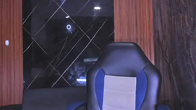 Timmy Kiing  online show from November 2025 08:40:02 PM