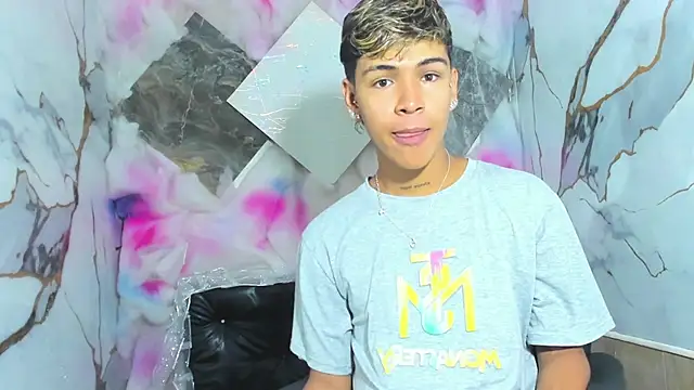 Timmy Kiing  online show from November 2025 07:58:02 PM