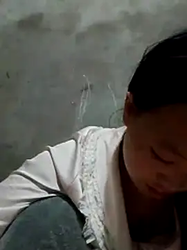 Yumiik2kk online show from December 2025 09:42:01 PM