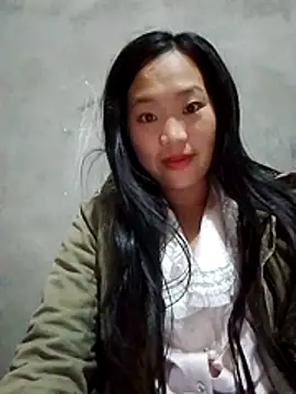 Yumiik2kk online show from November 2025 11:32:02 AM