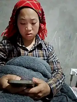 Yumiik2kk online show from December 2025 07:13:01 PM