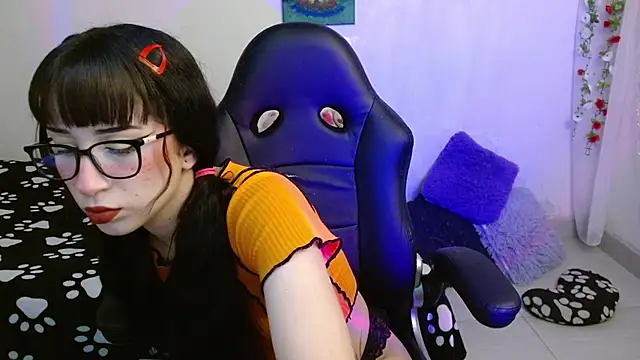 Snapshot of violetasweettt chatting on November 2025 12:27:01 AM violetasweettt online show from November 2025 12:27:01 AM