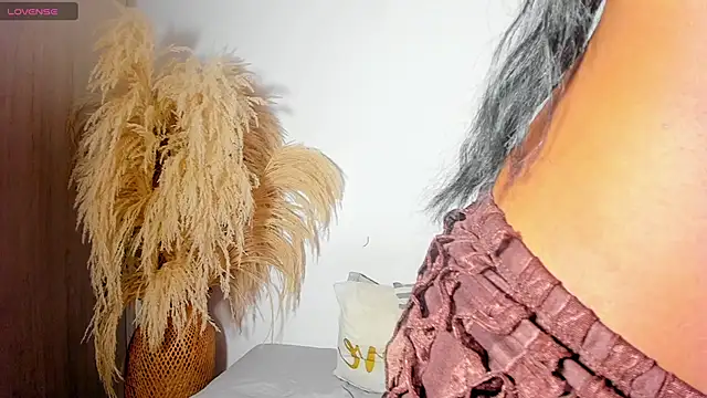 Deniis01 online show from November 2025 04:29:02 AM