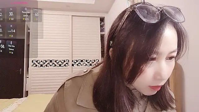 Ella61 online show from November 2025 01:28:01 PM