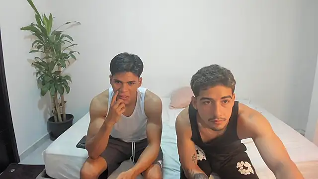 Snapshot of shark_boy28 chatting on November 2025 08:24:02 PM shark boy28 online show from November 2025 08:24:02 PM