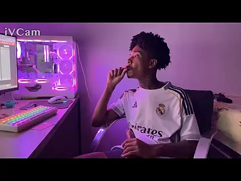 Snapshot of pxgusta chatting on November 2025 03:21:02 AM pxgusta online show from November 2025 03:21:02 AM