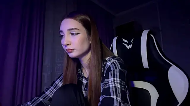 HollyPaw online show from November 2025 08:53:02 PM