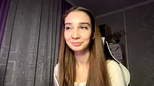 HollyPaw online show from November 2025 06:35:02 PM