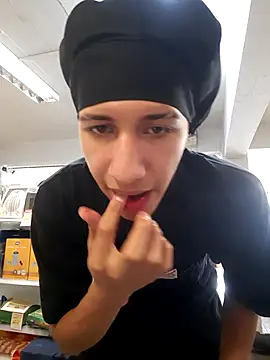 AlphaMax 23 online show from November 2025 07:14:02 PM