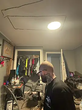 trickydickydaddy online show from February 2026 05:23:02 PM