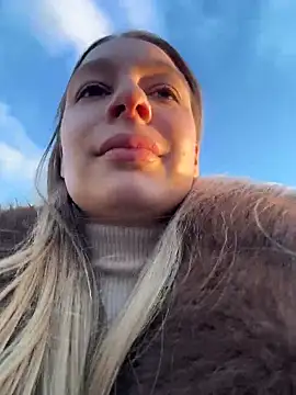 SashaCatt online show from December 2025 11:32:01 AM