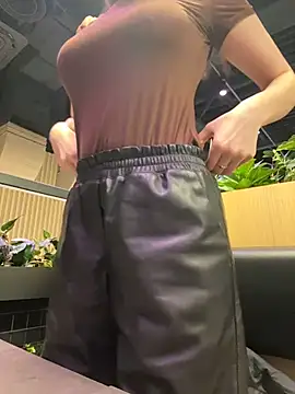 SashaCatt online show from December 2025 09:00:01 AM