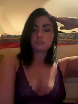 Snapshot of ValayaNoire chatting on November 2025 10:59:01 AM ValayaNoire online show from November 2025 10:59:01 AM