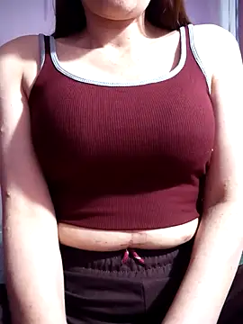 Hini68 online show from December 2025 01:56:01 PM