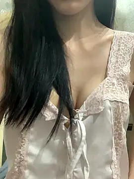 Tiny-122 online show from November 2025 04:51:01 PM