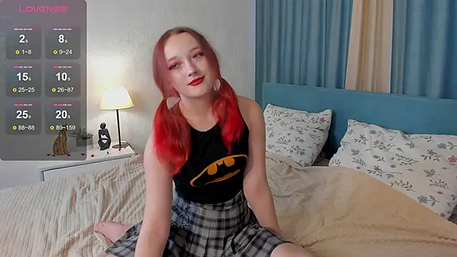 Snapshot of LauraKelley chatting on November 2025 08:07:02 AM LauraKelley online show from November 2025 08:07:02 AM