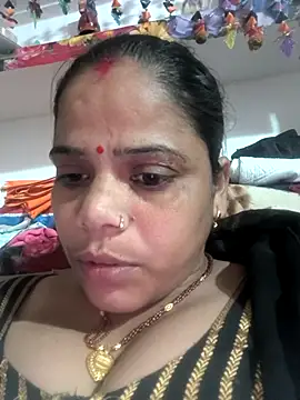 Hot suini online show from February 2026 06:45:02 AM