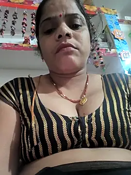 Hot suini online show from February 2026 07:39:02 AM