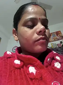 Hot suini online show from February 2026 12:21:02 AM