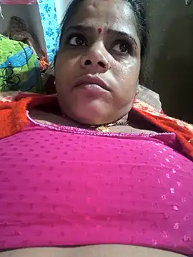 Hot suini online show from December 2025 04:33:01 PM