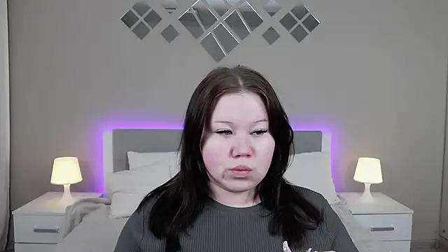 EvaNova  online show from December 2025 04:17:02 AM